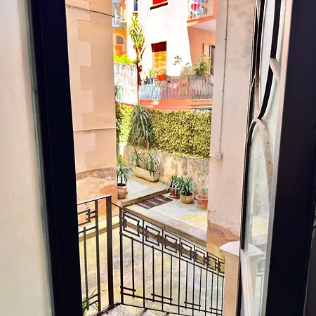 A 2 Passi - Nel Centro Di Apartamento *